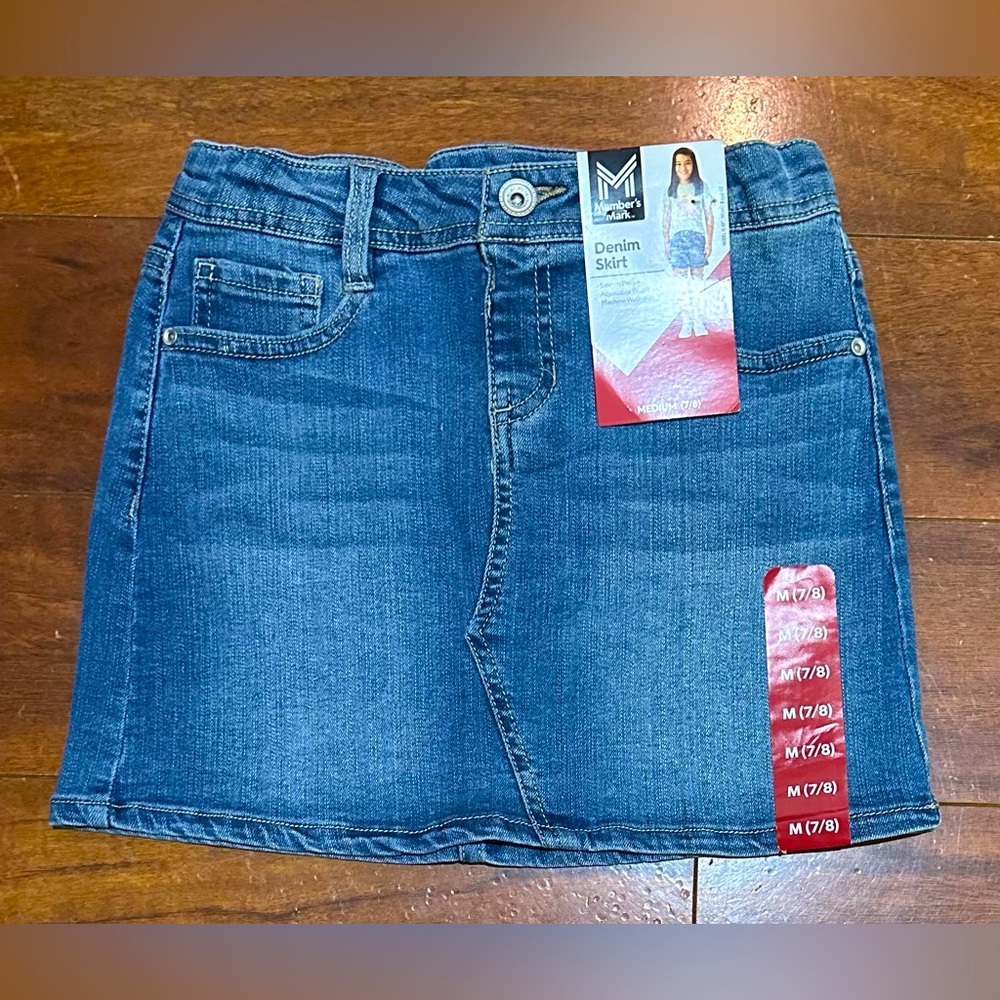 Members Mark Girls Jean Skirt, new with tags, size 7/8, stretchy.
